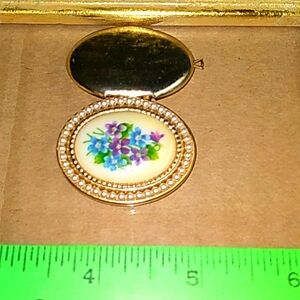 Vintage Avon Gold-tone Flower Bouquet Locket  1970's